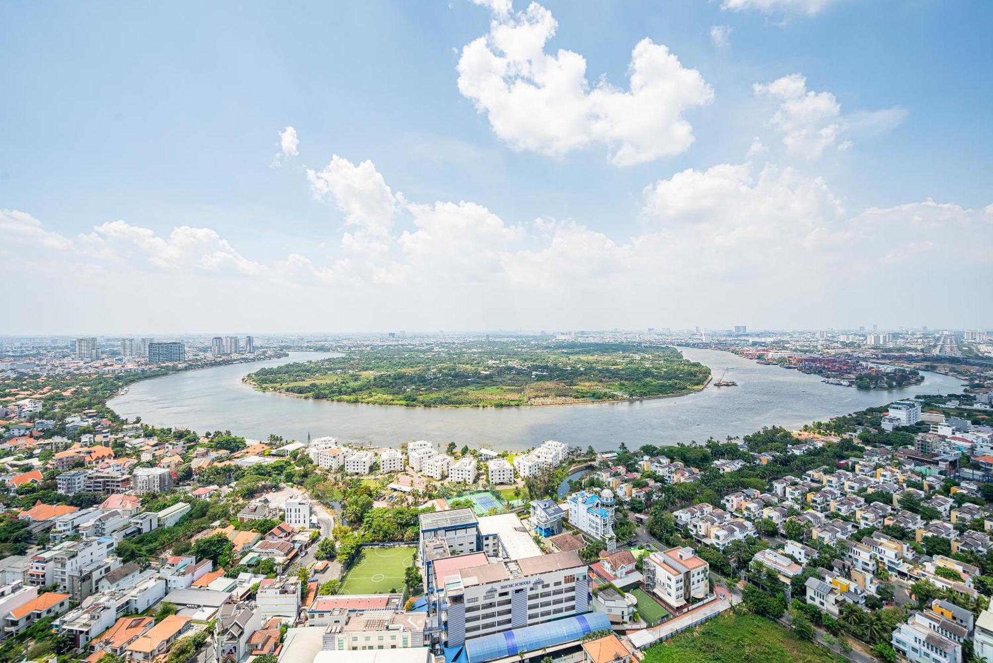 Lumiere Riverside Infinity Pool * TP. Hồ Chí Minh